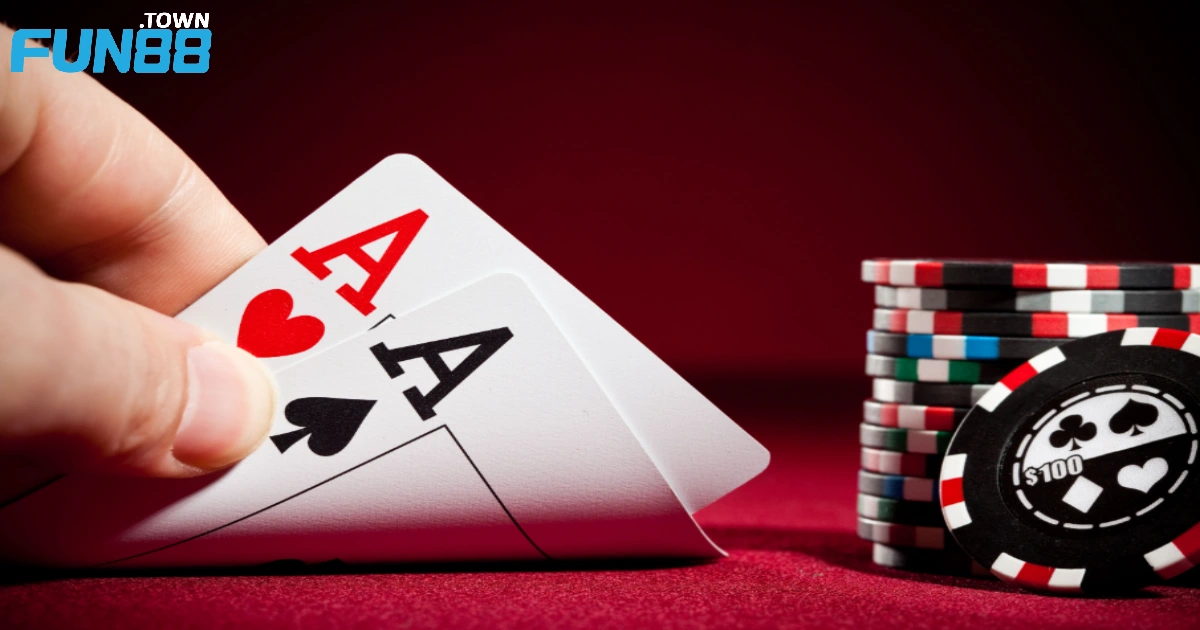 Khám phá luật chơi Xì Tố với thứ hạng bài cơ bản